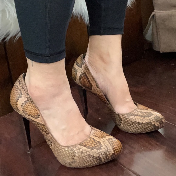 SALVATORE FERRAGAMO Brown Python Snakeskin Leather Gancini High Heels Pumps 7B - Picture 2 of 16